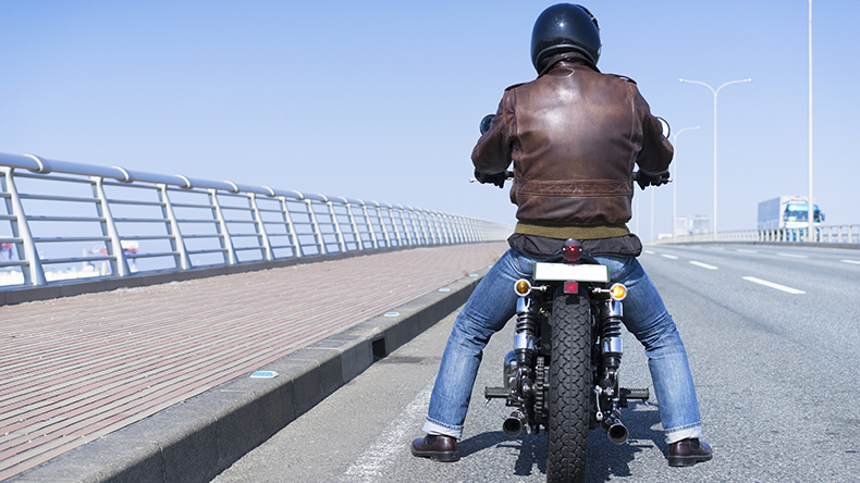 バイクに乗る人の腰痛対策１